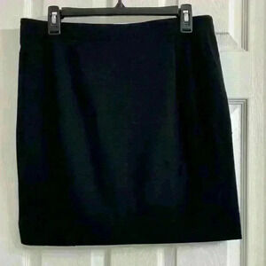 Black Mini Skirt by Simply Vera Vera Wang Size M Like New condition